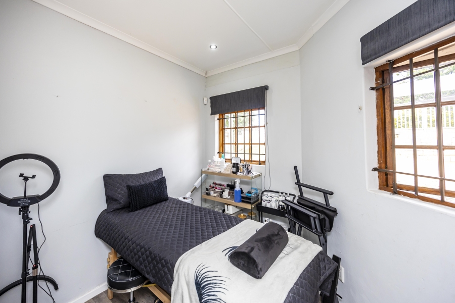4 Bedroom Property for Sale in Blue Bend Eastern Cape